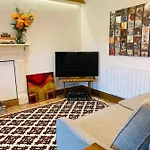 Lägenhet 3 Bed Apartment/explore The Area/enjoy Our Pub *