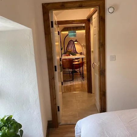 3 Bed Apartment/explore The Area/enjoy Our Pub شقة غالواي