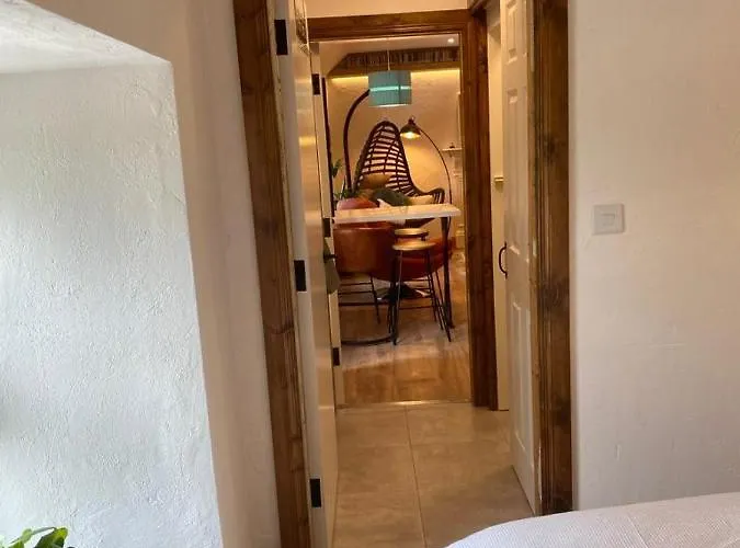 3 Bed Apartment/explore The Area/enjoy Our Pub Apartment Galway