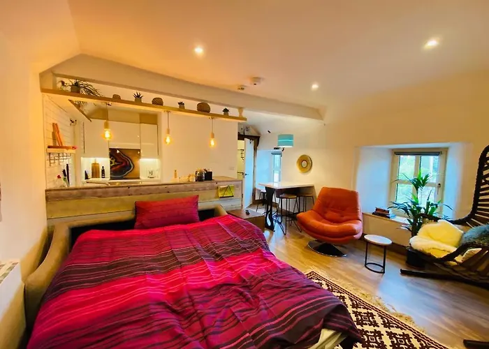 3 Bed Apartment/explore The Area/enjoy Our Pub Apartment Galway