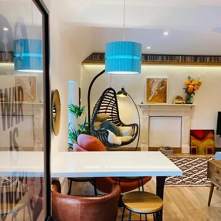 3 Bed Apartment/explore The Area/enjoy Our Pub