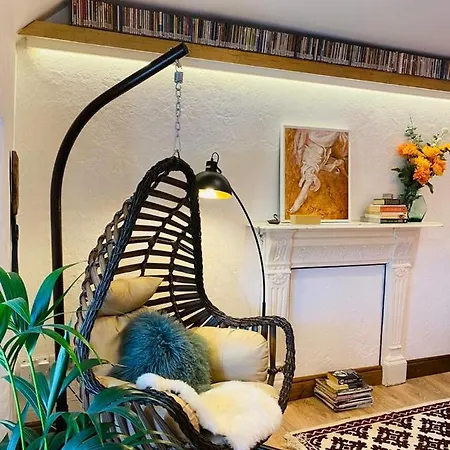 3 Bed Apartment/explore The Area/enjoy Our Pub غالواي