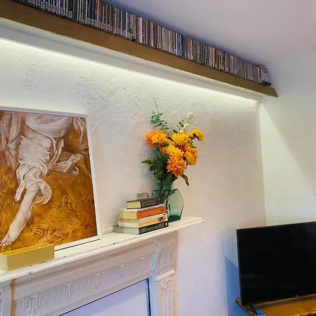 3 Bed Apartment/explore The Area/enjoy Our Pub Galway