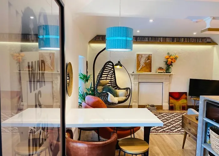 3 Bed Apartment/explore The Area/enjoy Our Pub