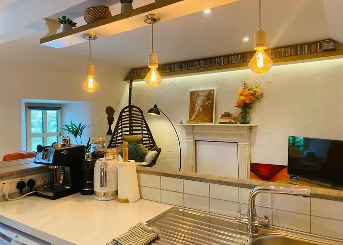 3 Bed Apartment/explore The Area/enjoy Our Pub Galway