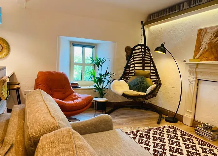 3 Bed Apartment/explore The Area/enjoy Our Pub Galway